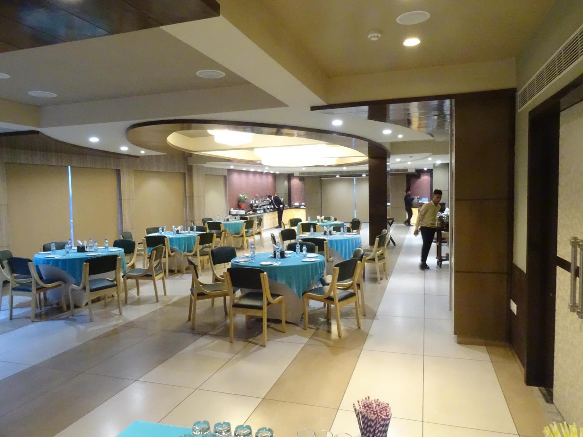 The Grand Arc Hotel & Convention Centre Shahjahanpur Екстер'єр фото
