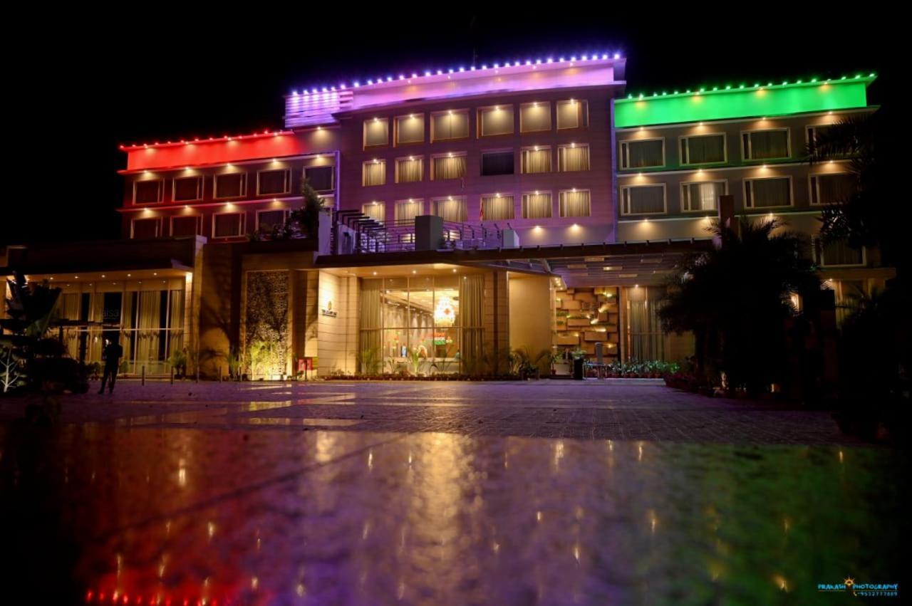 The Grand Arc Hotel & Convention Centre Shahjahanpur Екстер'єр фото